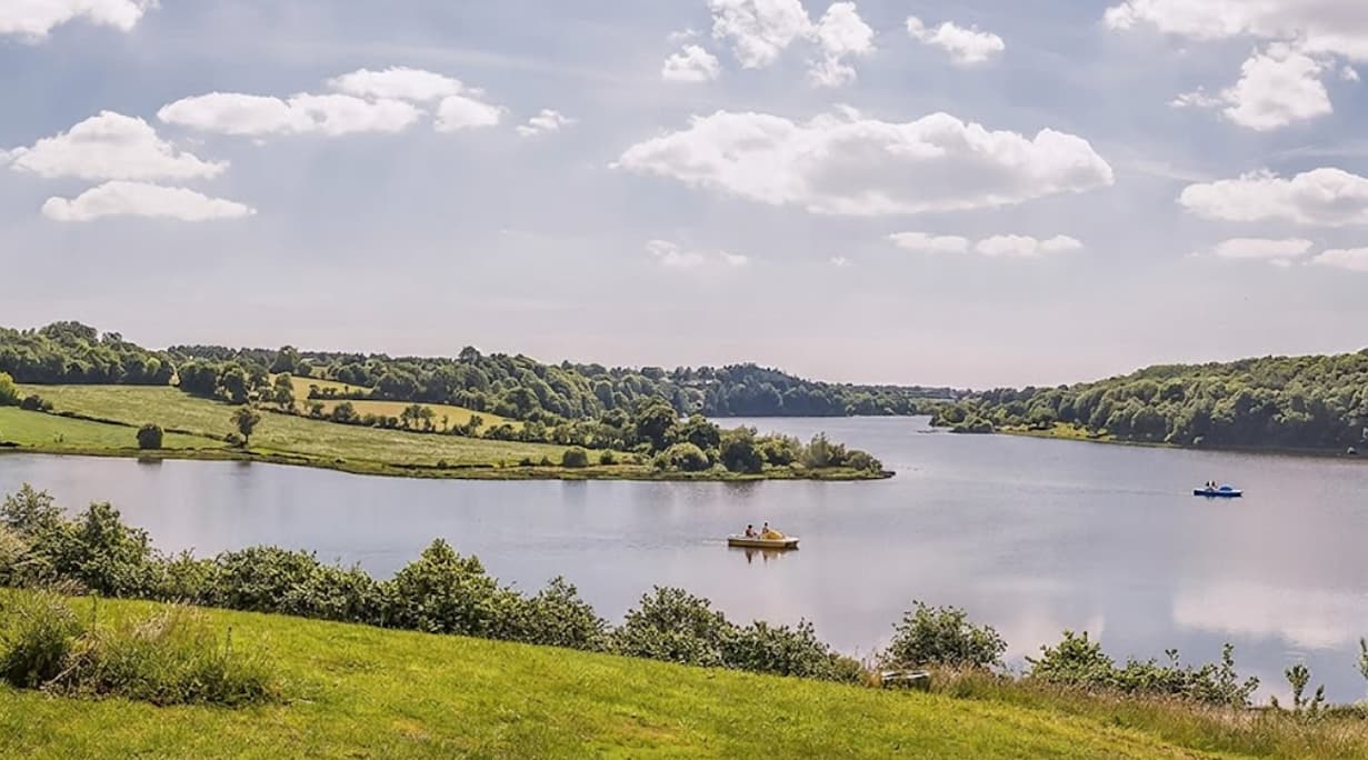 Pédalos sur le Lac de Jaunay